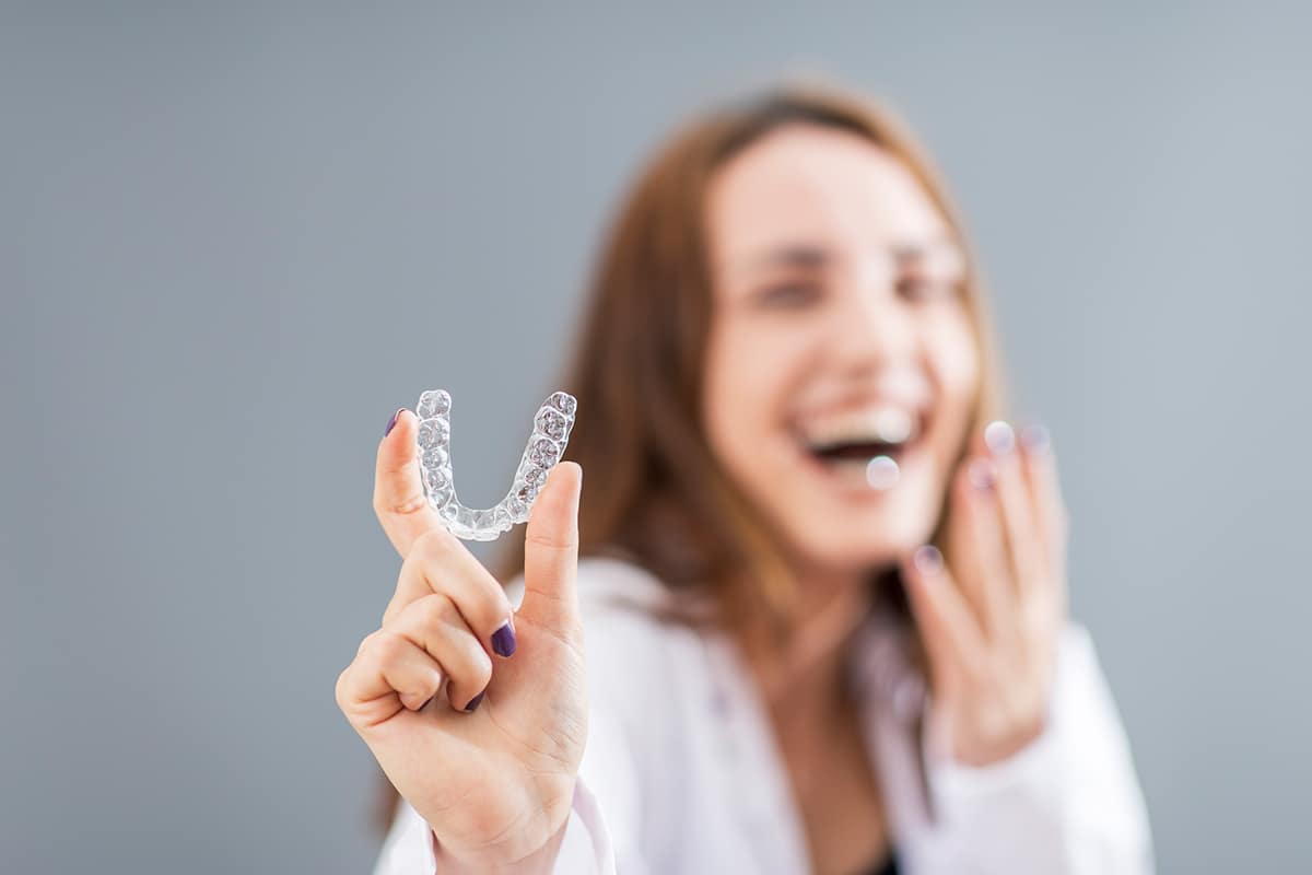 How to maintain your smile with invisalign during the holidays blog